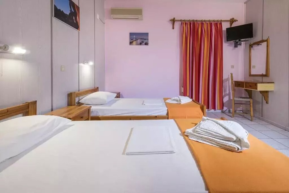 Studio (2-3 Adults) - Photo 2