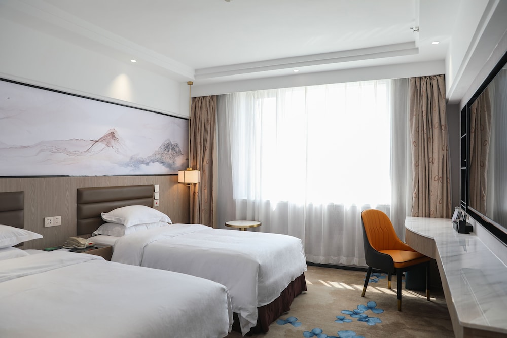 Huaxia Elegant River View Twin Room - Photo 4