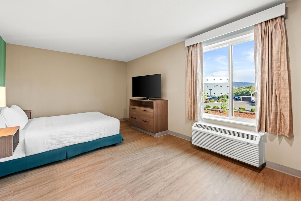 Room, 1 Queen Bed, Mobility Accessible, Non Smoking (Bathtub W/grab Bars) photo 2