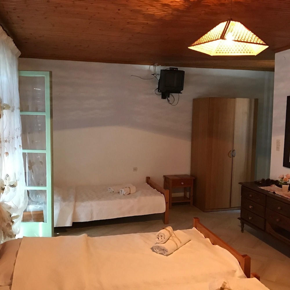 Quadruple Room photo 2