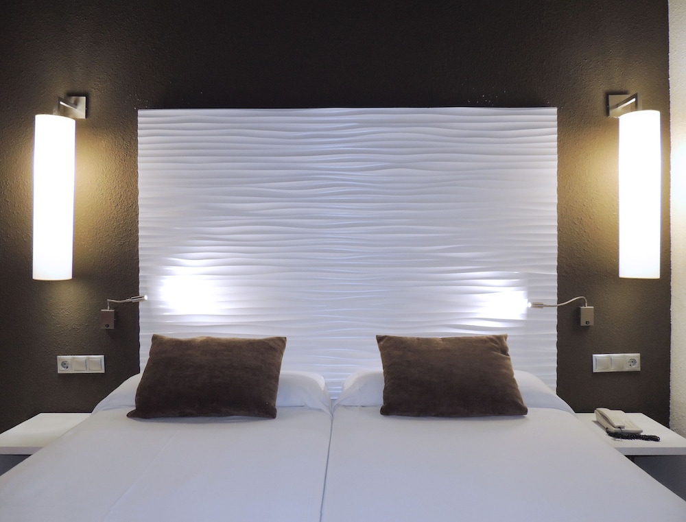 Standard Double Room Single Use (2) photo 3