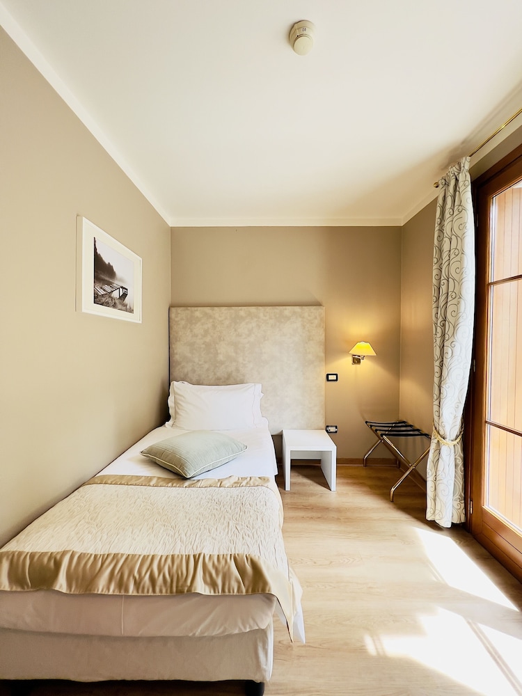 Classic Single Room
