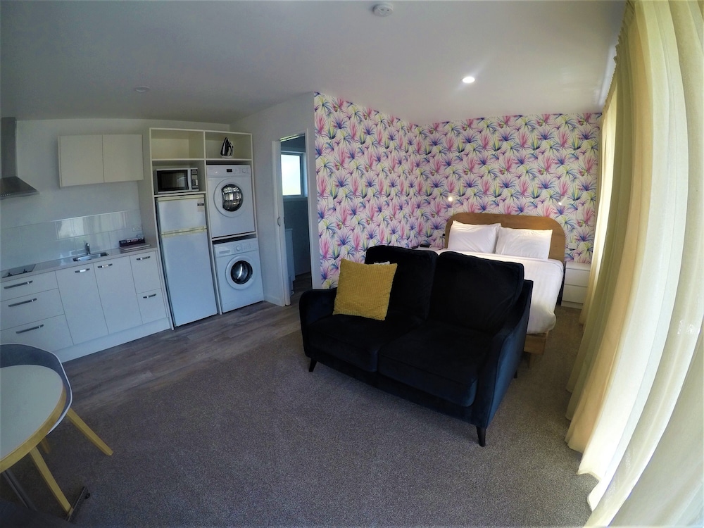 Studio Unit