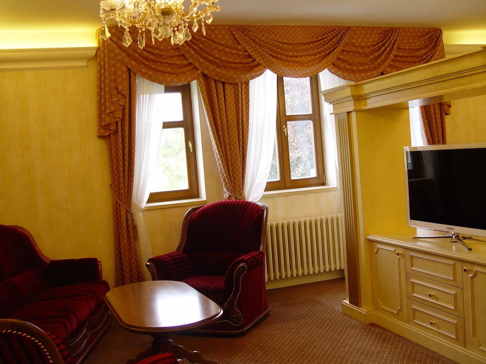 Junior Suite, 1 Double Bed with Sofa bed (Spa access) photo 3