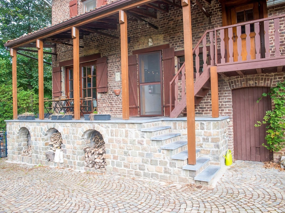 Villa photo 2