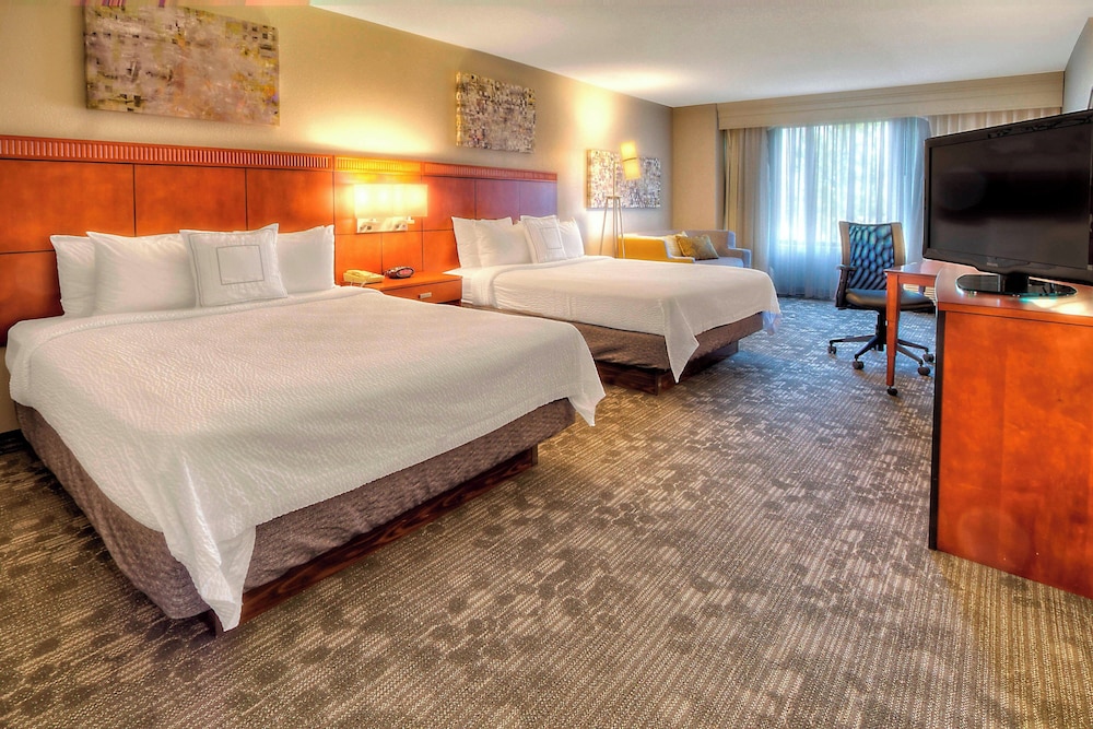 Room, Multiple Beds - Photo 1