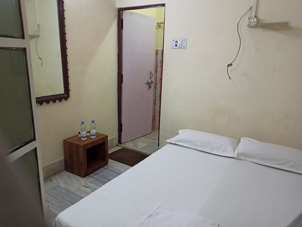 Basic Single Room, 1 Twin Bed photo 3