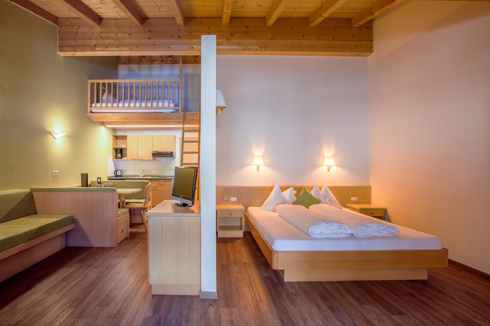 Standard Apartment, 1 Double Bed with Sofa bed, Kitchenette (cleaning fee 60€) photo 1