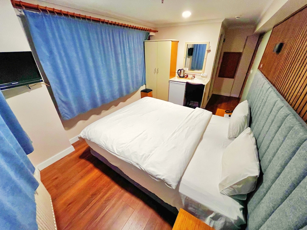 Economy Double Room photo 3