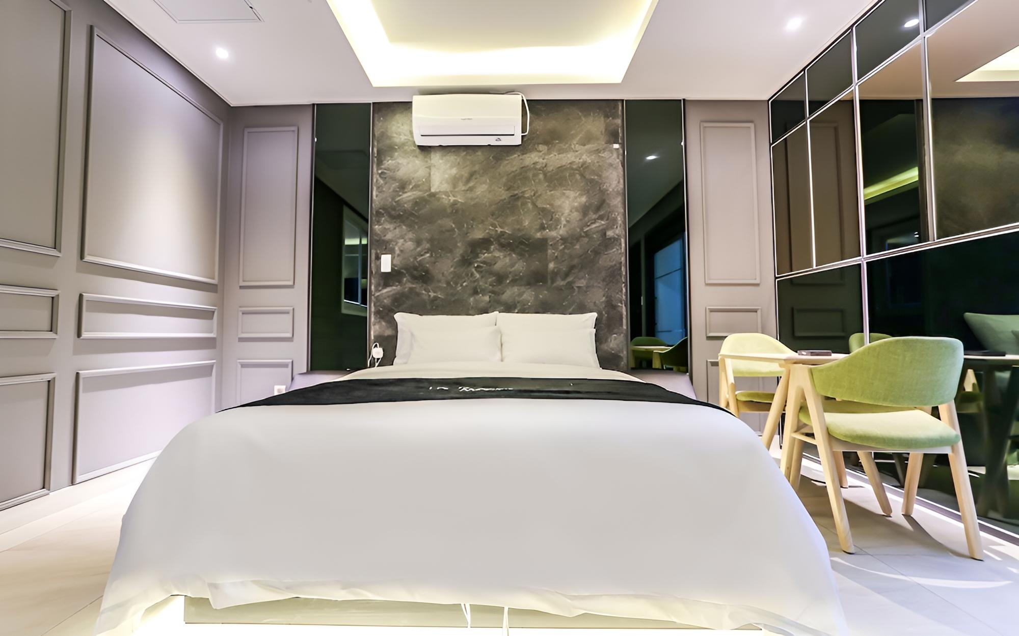 Room (Deluxe room) - Photo 11