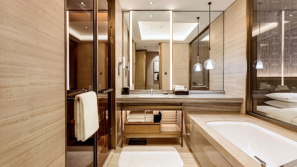 Deluxe Twin Room, 2 Double Beds, City View - Photo 3