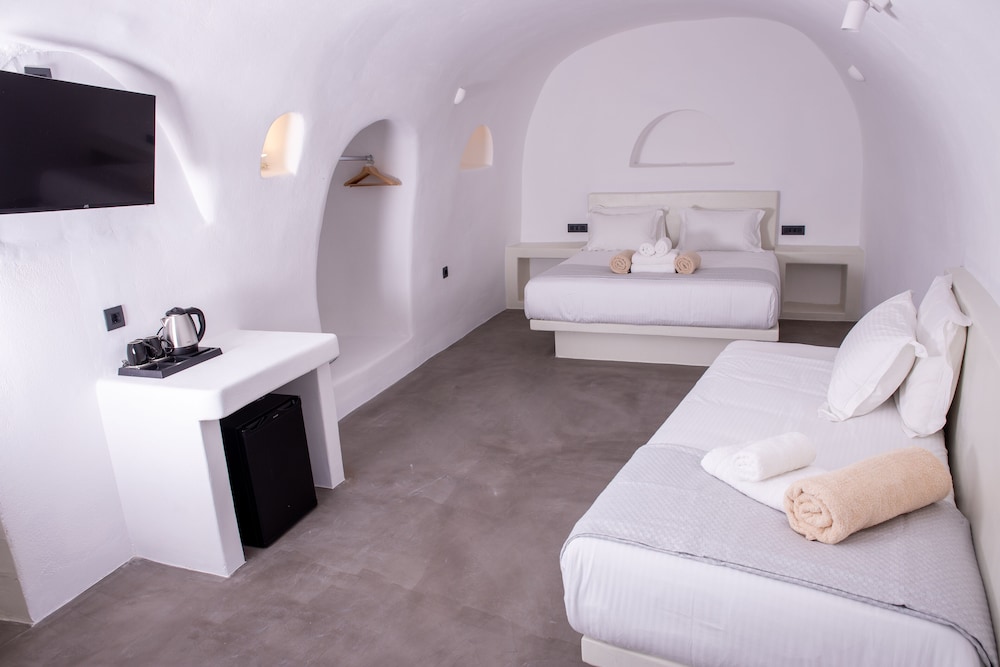 Cave Suite