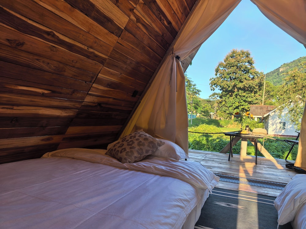 Classic Chalet, 2 Twin Beds, Terrace photo 3
