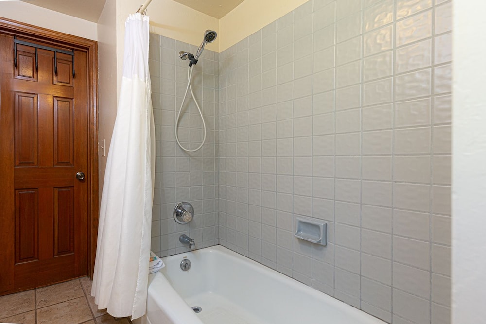 Traditional Suite, 2 Queen Beds photo 3