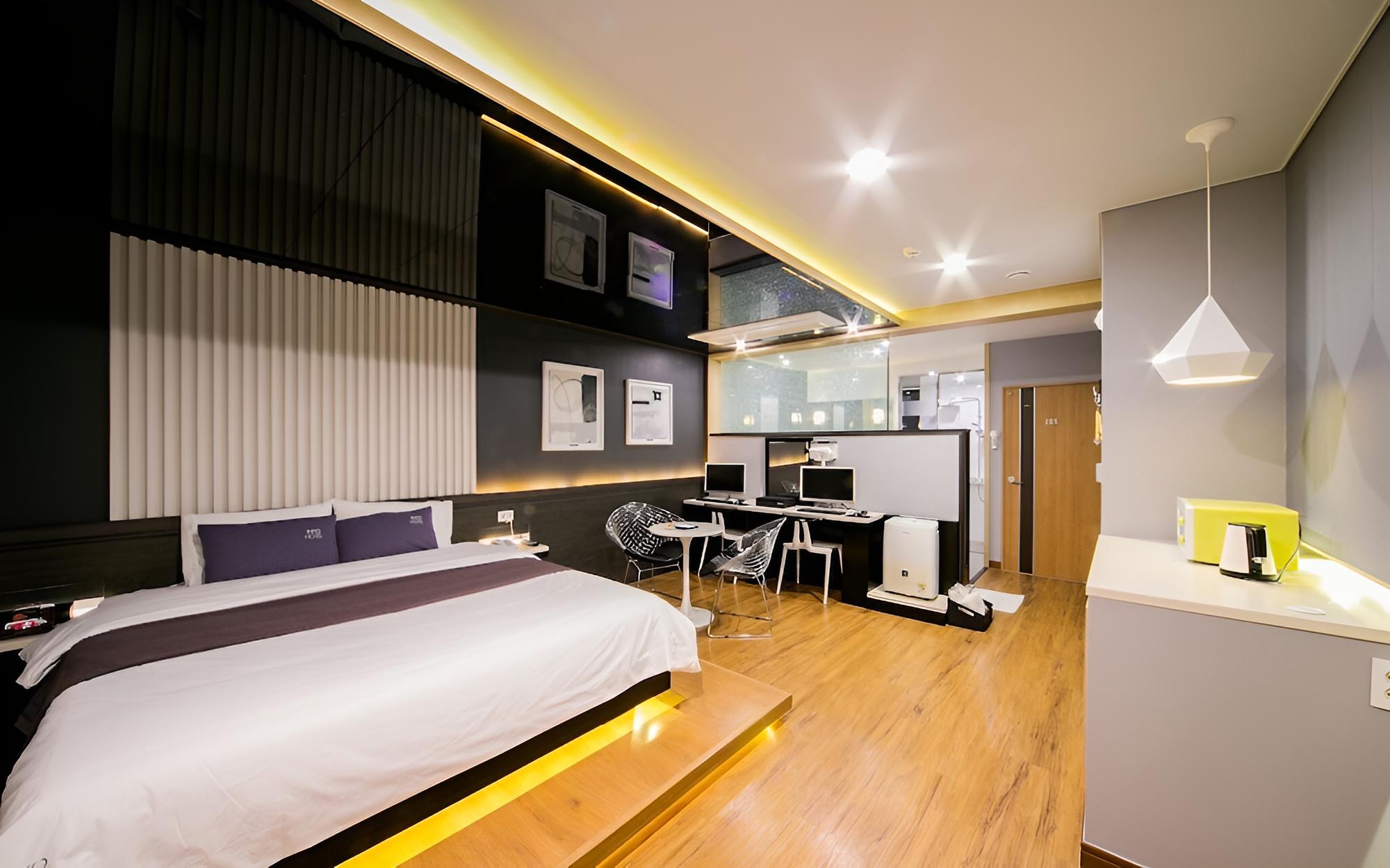 Room (VVIP (Netflix personal account Large ) - Photo 15