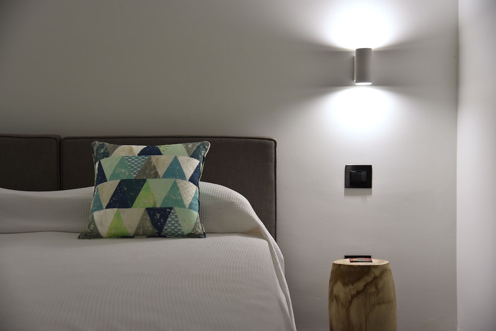 Standard Room, 1 Queen Bed