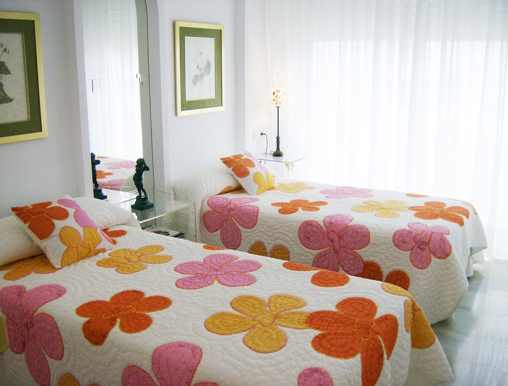 Suite, 2 Bedrooms (2 Adults + 1 Child) - Photo 1