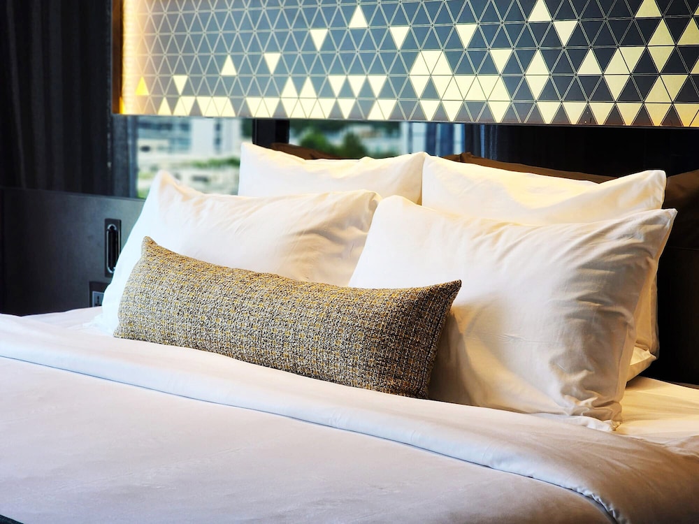 Premier Suite, 1 King Bed photo 3