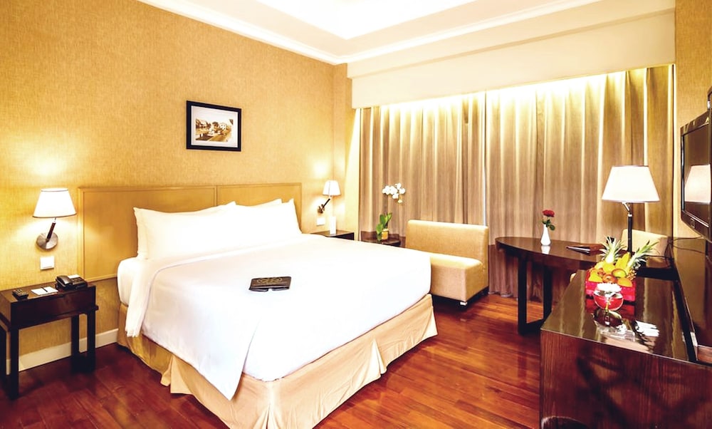 Grand Deluxe Room Breakfast