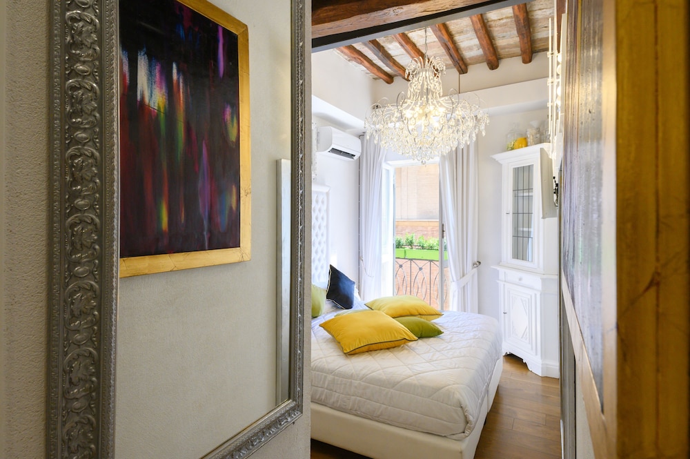 Deluxe Double Room, Balcony, City View photo 2