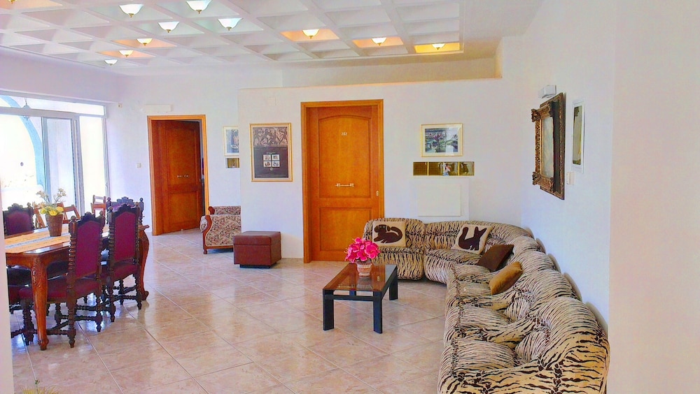 Grand Villa, Multiple Bedrooms, Private Pool photo 3