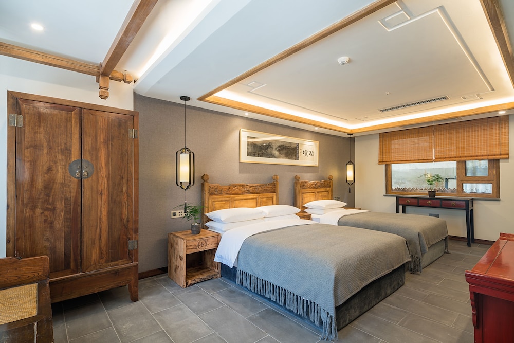 Premium Triple Room, Multiple Beds, Bathtub, Garden View photo 3