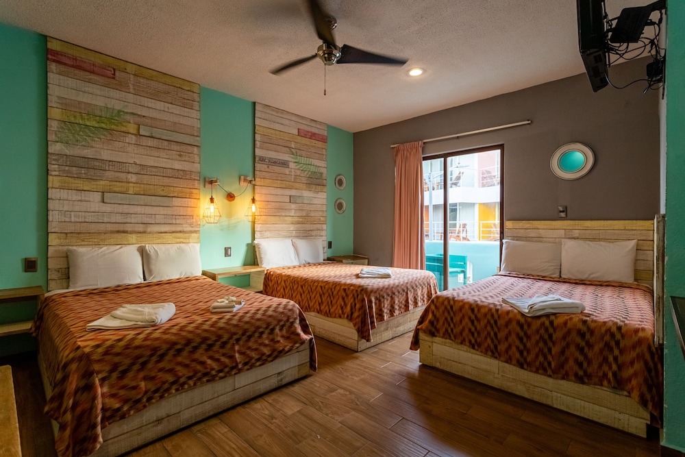 Room, Multiple Beds, Balcony, City View