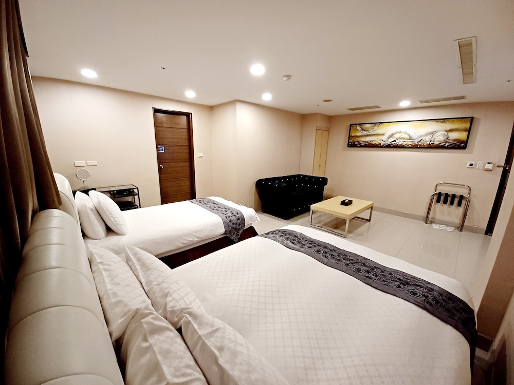 Family Quadruple Room, Bathtub
