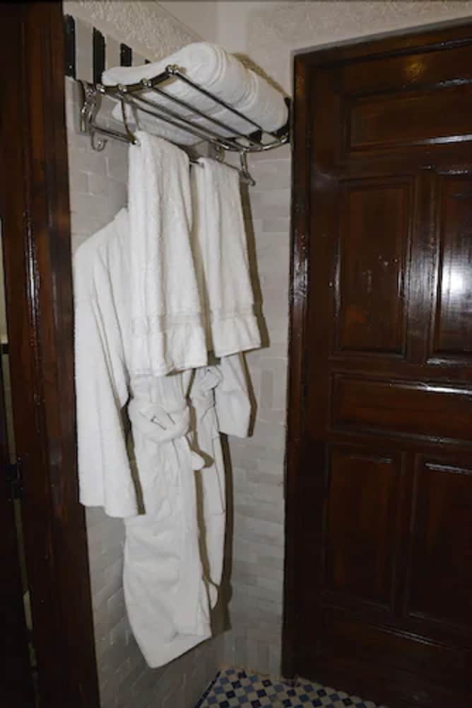 Luxury Room - Photo 15