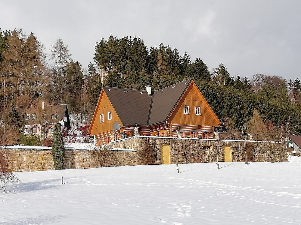 Villa photo 1