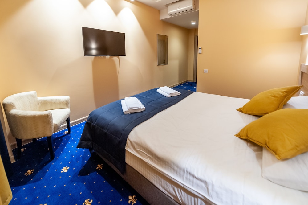 Standard Double Room photo 2