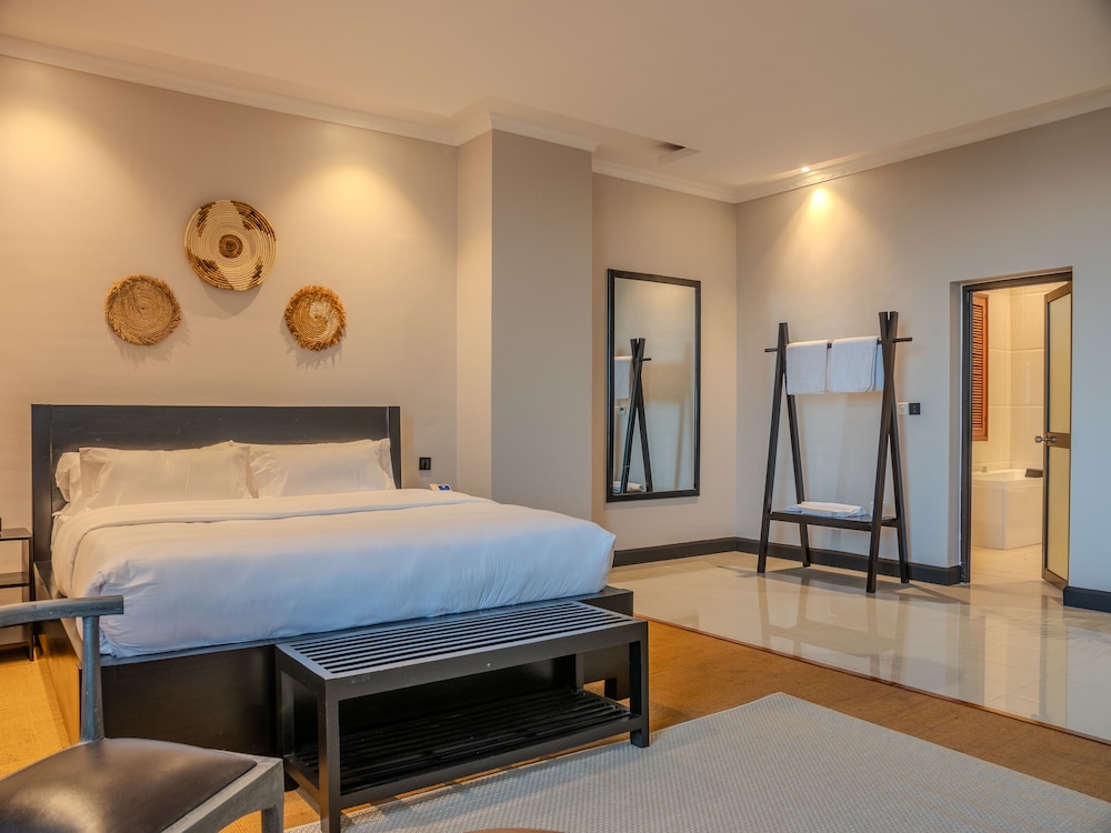 Deluxe Double or Twin Room, 2 Twin Beds, Non Smoking, Bathtub - Photo 2