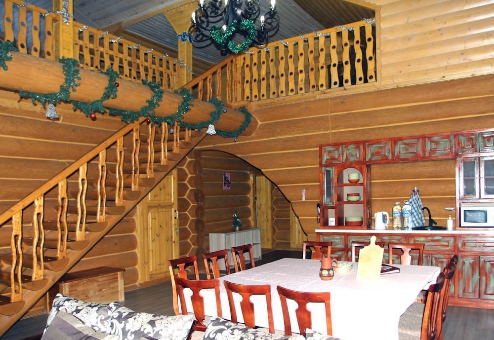 House, 6 Bedrooms photo 1