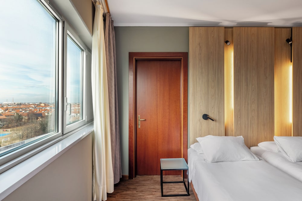Standard Twin Room - Photo 5