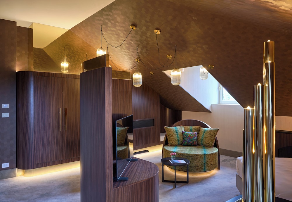 SOLE ATELIER SUITE (Mountain or Lake view)