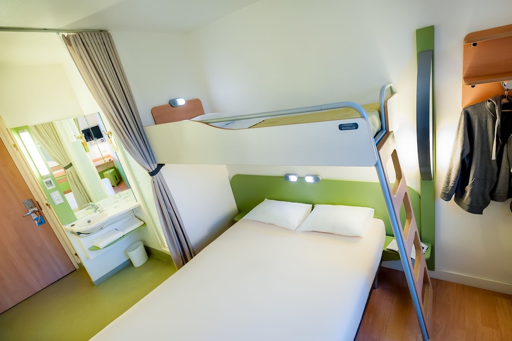 Triple Room, Multiple Beds - Photo 4