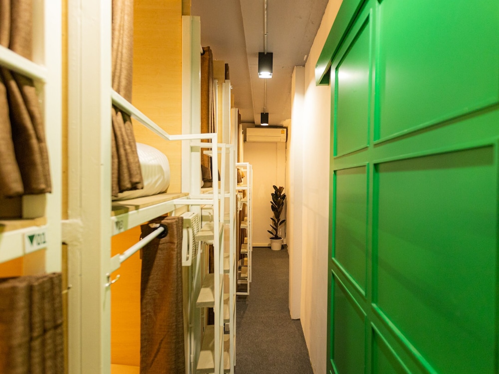 1 Capsule in 12-Bed Mixed Dormitory photo 2