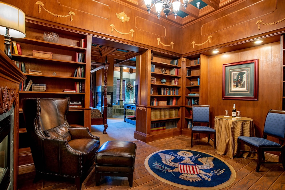 Presidential Room (The Presidential)