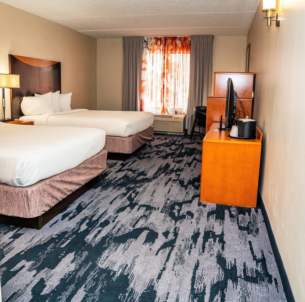 Room, 2 Queen Beds - Photo 3