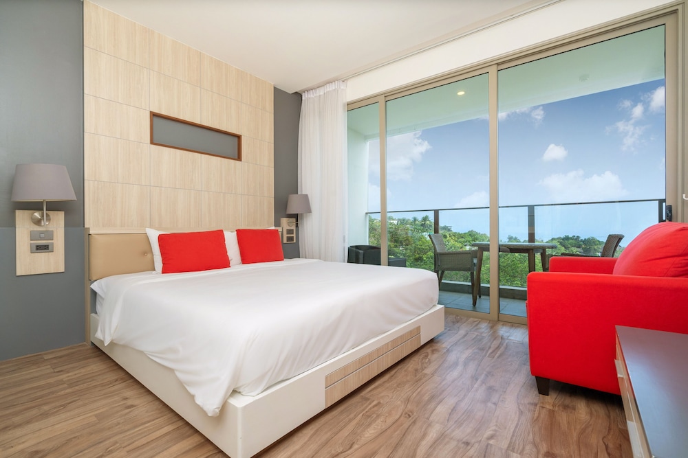 Exclusive Studio Suite, Balcony, Partial Ocean View photo 1