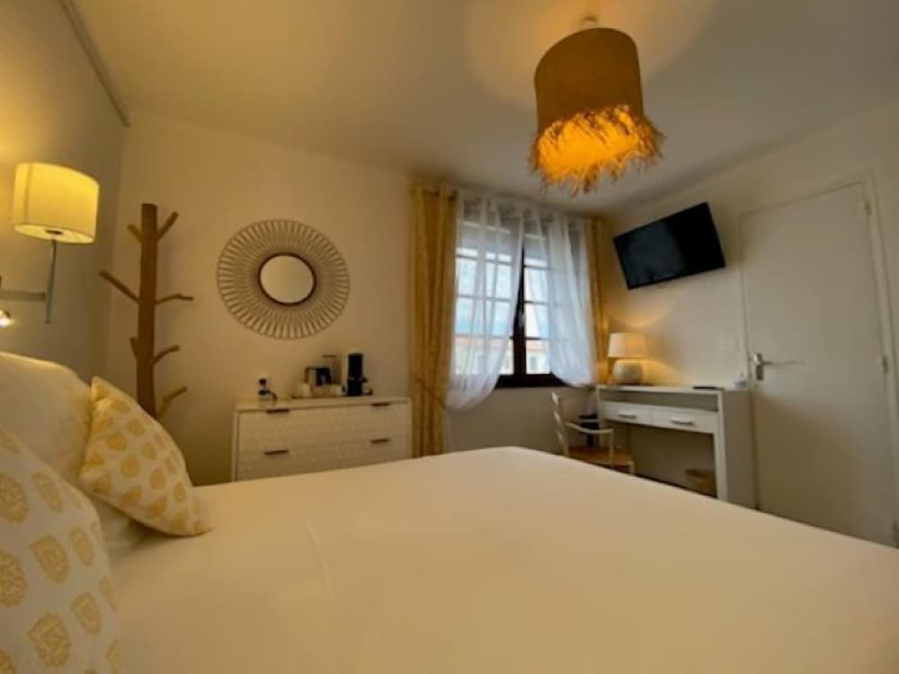 Double Room (Les Launes 4) photo 1