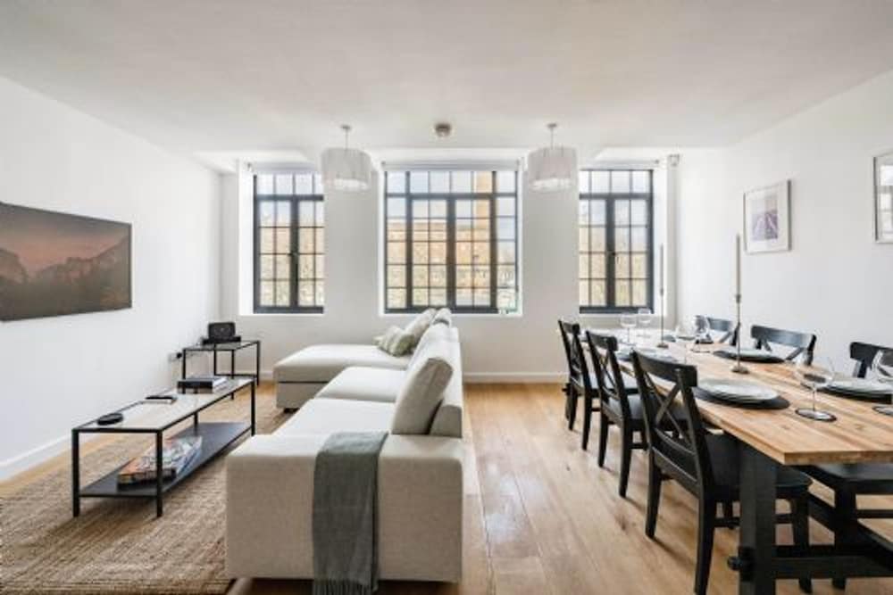 Apartment photo 1