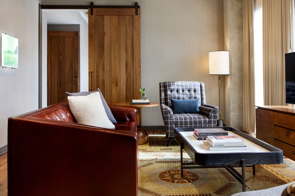 Suite (Born)