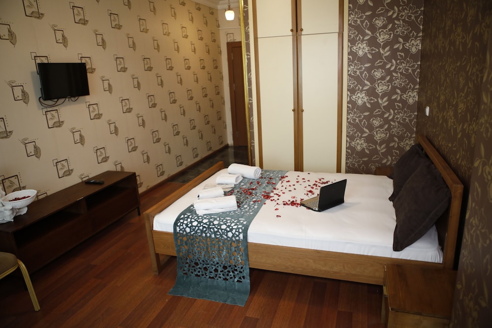 Deluxe Double Room - Photo 25