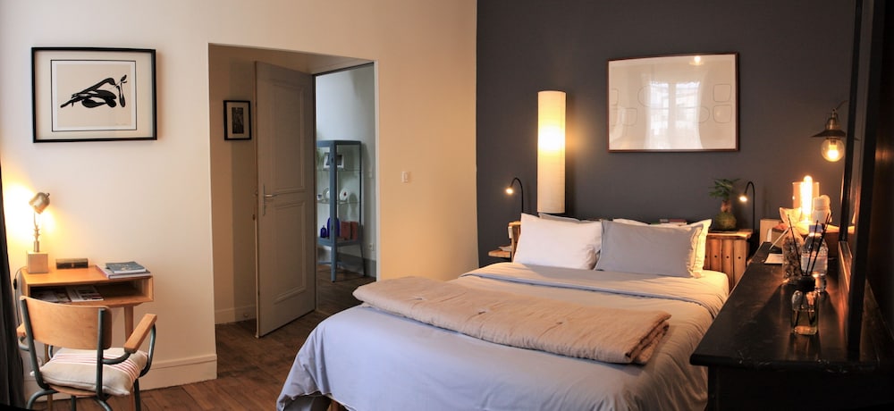Double Room (Jehan Dunois)