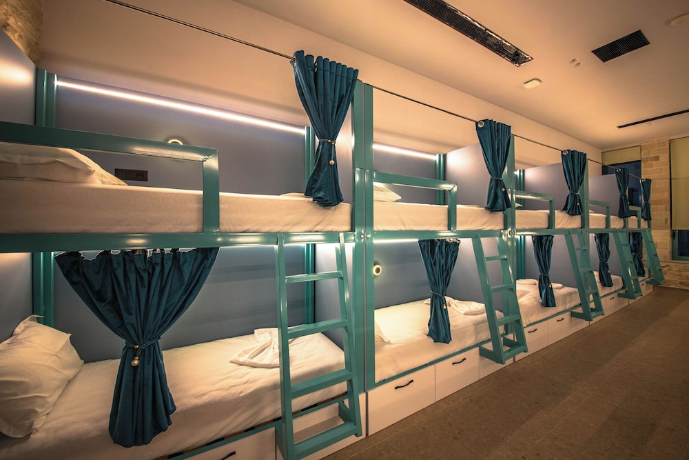 Single Bed in 18-Bed Mixed Dormitory Room