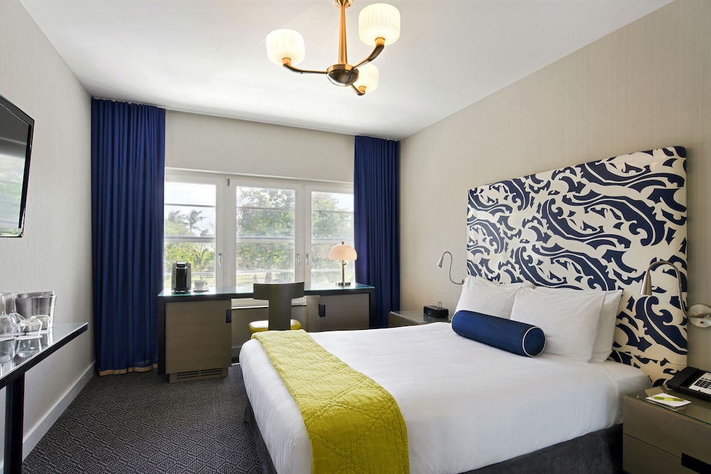 Superior Room, 1 Queen Bed, Partial Ocean View - Photo 3