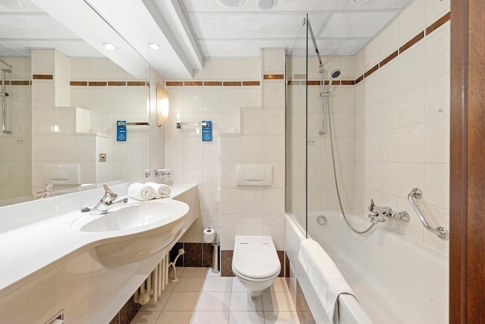 Premium Twin Room - Photo 5