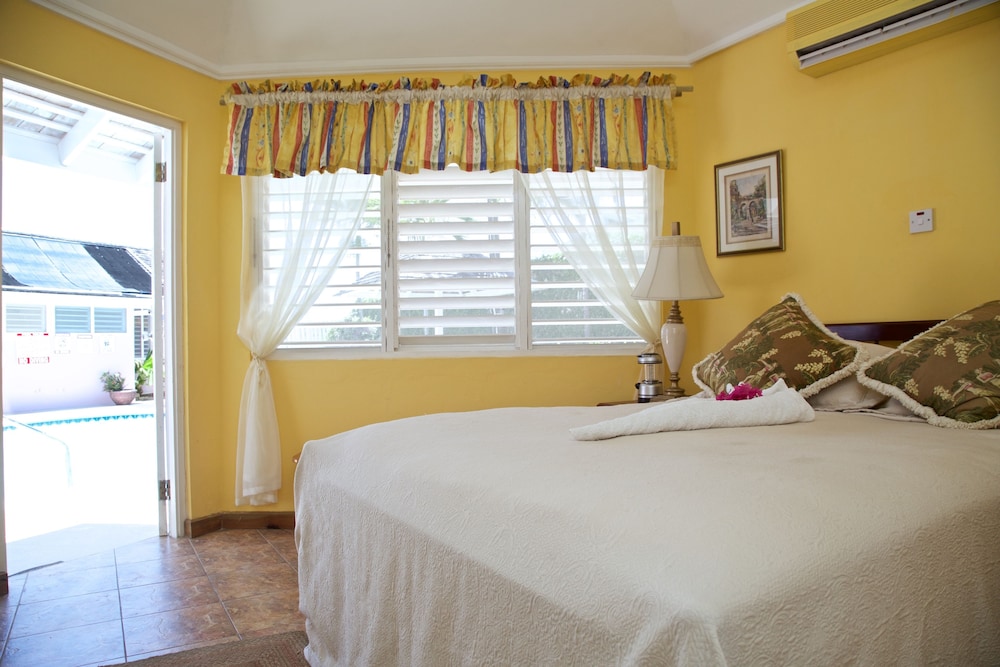 Room, 4 Bedrooms photo 1