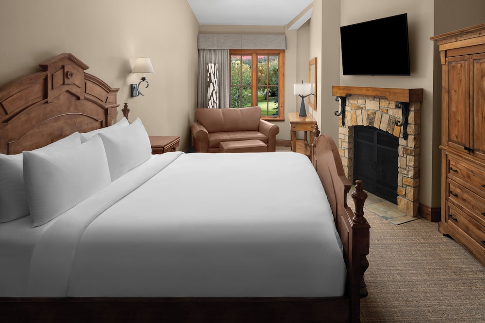 Suite, 2 Bedrooms, Balcony, Golf View photo 3